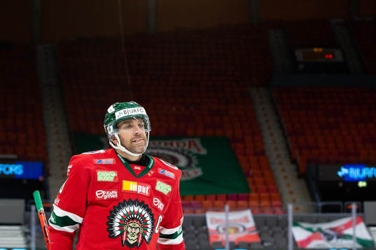 Frölundas Joel Lundqvist deppar framför tomma läktare