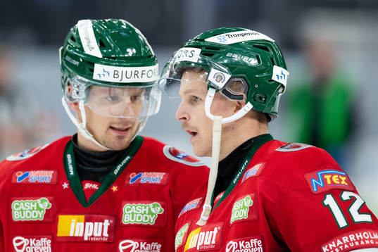 Frölundas Nicklas Lasu och Max Friberg deppar