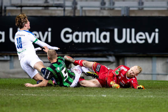GAIS målvakt Mathias Karlsson och Niclas Andersén