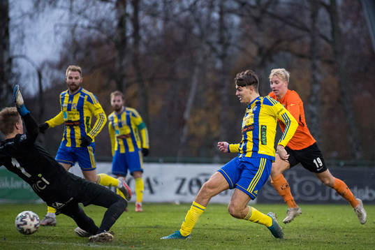 Eskilsminnes Noah Christoffersson missar målchans mot