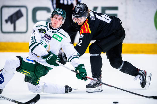 Färjestads Carl Jakobsson och Brynäs Tom Hedberg