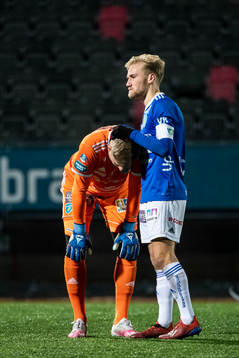 Umeås målvakt Viktor Frodig och Umeås Jens Stigedahl