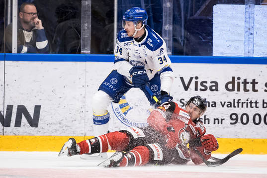 Leksands Peter Cehlarik och Malmö Redhawks Jesper Jensen