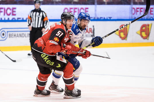 Malmö Redhawks Emil Sylvegård och Leksands Marek Hrivík