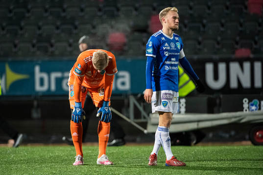 Umeås målvakt Viktor Frodig och Umeås Jens Stigedahl