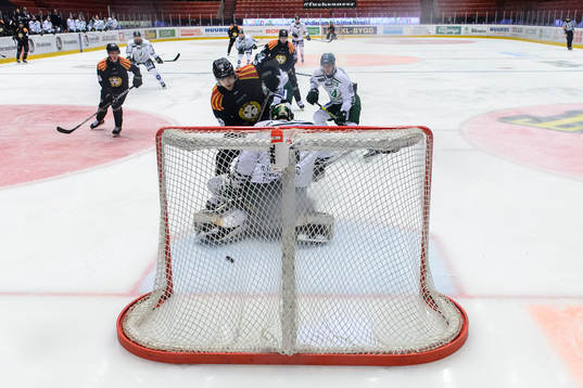 Brynäs Jaedon Descheneau gör 1-2