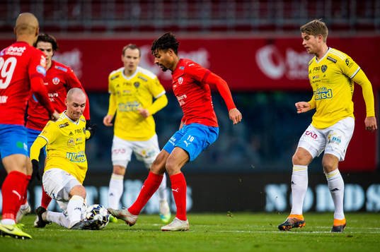 Helsingborgs Joseph Ceesay och Falkenbergs Christoffer