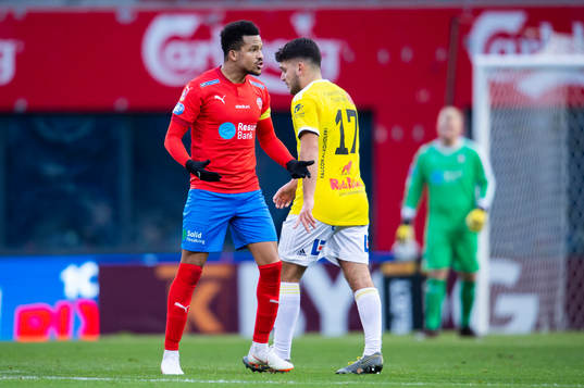 Helsingborgs Martin Olsson agerar