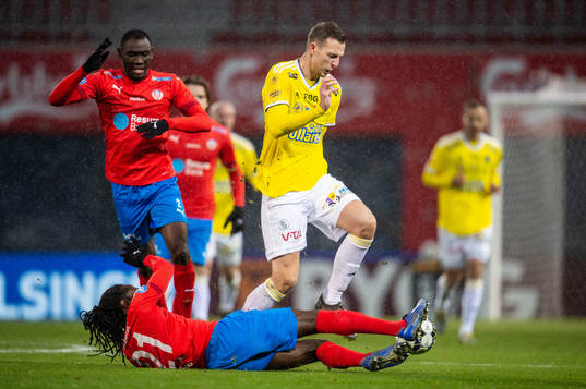 Helsingborgs Kebba Ceesay och Falkenbergs Gustaf Nilsson
