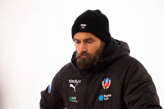 Helsingborgs tränare Olof Mellberg deppar