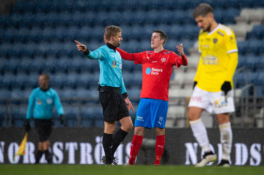 Helsingborgs Adam Eriksson deppar