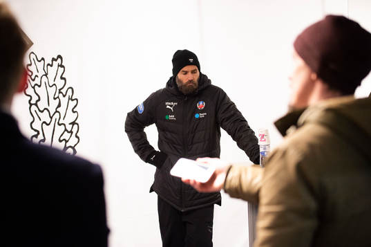 Helsingborgs tränare Olof Mellberg deppar