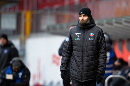 Helsingborgs tränare Olof Mellberg deppar