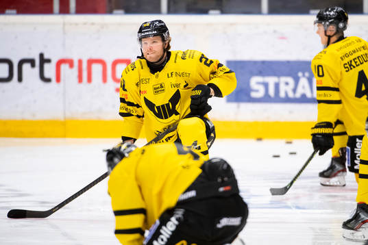 Västerås Lukas Zetterberg värmer upp