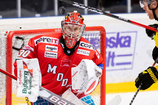 Modos målvakt Anthony Peters