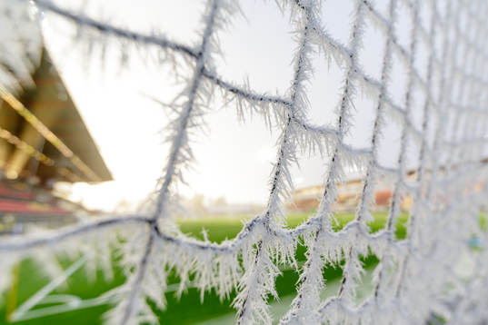 Snöigt nät inne på Jämtkraft Arena