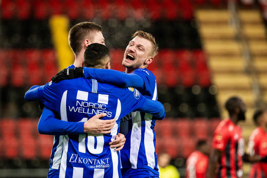 IFK Göteborg Emil Holm och Sebastian Eriksson jublar med