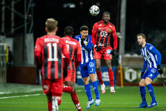 IFK Göteborg Alexander Jallow och Östersunds Blair Turgott