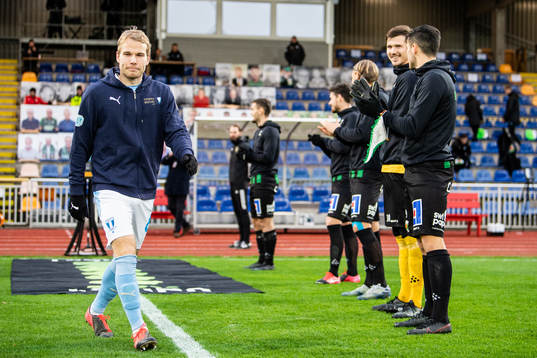 Malmö FFs Oscar Lewicki gör entré