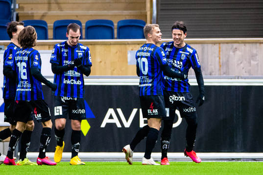Sirius Stefano Vecchia jublar med Elias Andersson