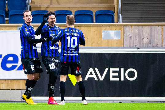 Sirius Stefano Vecchia (m) jublar med Adam Hellborg och