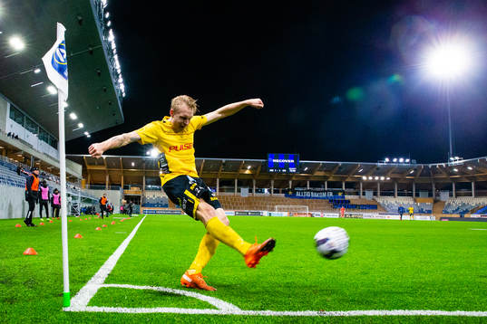 Elfsborgs Johan Larsson med en hörna
