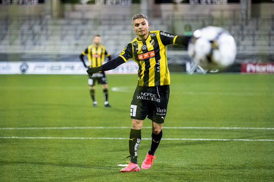 Häckens Ahmed Yasin missar en straffspark