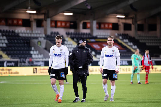 Örebros Rasmus Karjalainen och Michael Almebäck deppar