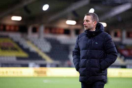 Örebros tränare Axel Kjäll deppar