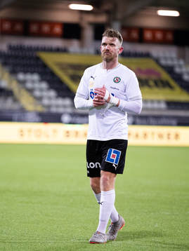 Örebros Michael Almebäck deppar