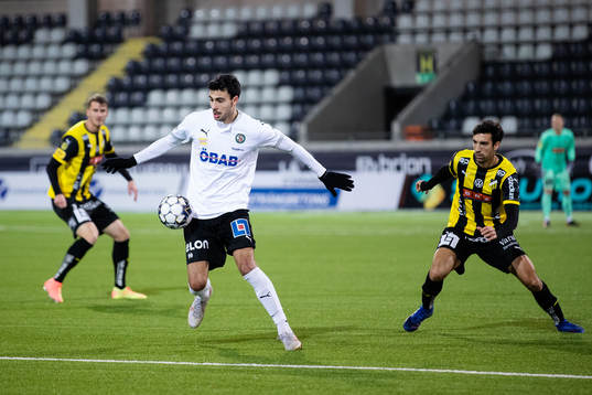 Örebros Deniz Hümmet och Häckens Nikola Gulan