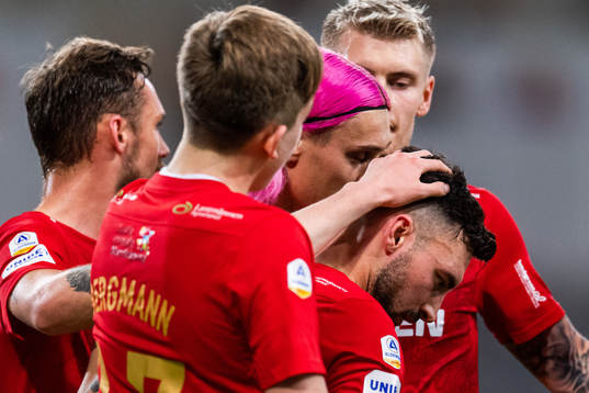 IFK Norrköpings Sead Haksabanovic jublar med lagkamrater