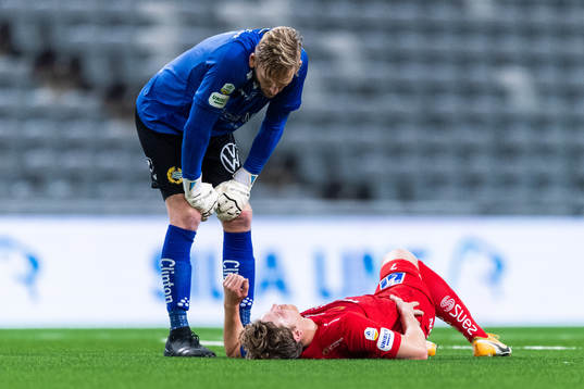 Hammarbys målvakt David Ousted ser om IFK Norrköpings