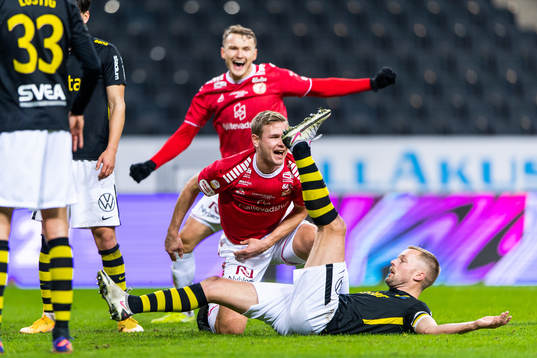 s Sebastian Larsson