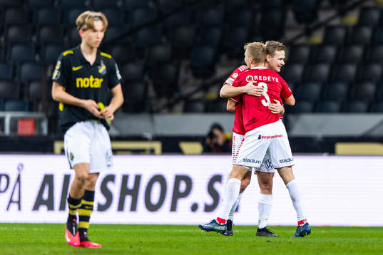 Kalmars Sebastian Ring och Erik Israelsson jublar