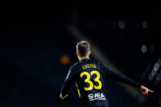 s Mikael Lustig