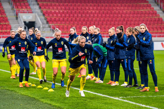 Hanna Glas and Rebecka Blomqvist of Sweden