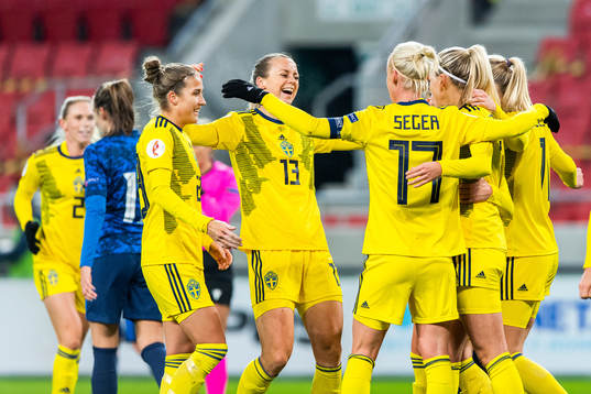 Filippa Angeldal, Amanda Ilestedt and Caroline Seger