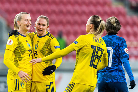Stina Blackstenius, Jonna Andersson and Fridolina Rolfö of