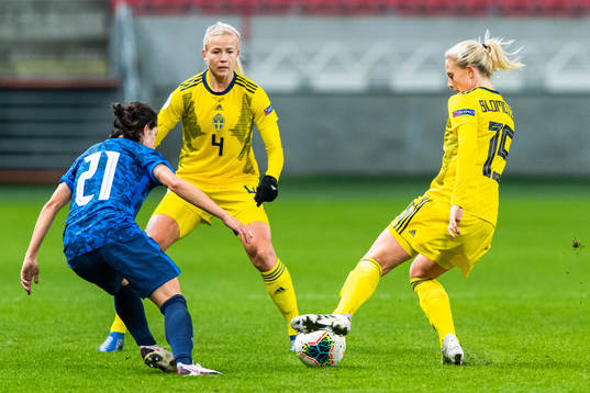 Martina Šurnovská of Slovakia with Hanna Glas and Rebecka