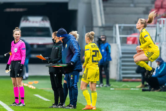 Hanna Bennison and Anna Anvegård of Sweden are subsituted