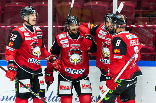 Malmö Redhawks Joseph Veleno jublar med lagkamrater