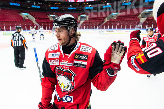 Malmö Redhawks Carl Persson jublar