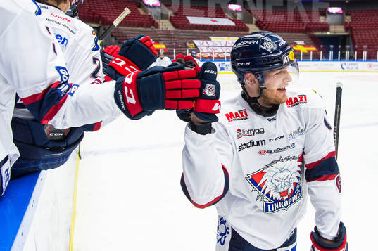 Linköpings Niko Ojamäki jublar