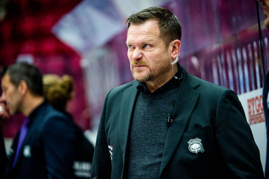 Malmö Redhawks tränare Joakim Fagervall deppar