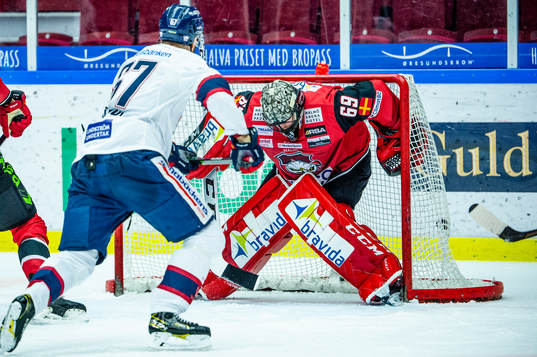 Malmö Redhawks målvakt Oscar Alsenfelt släpper in 3-3