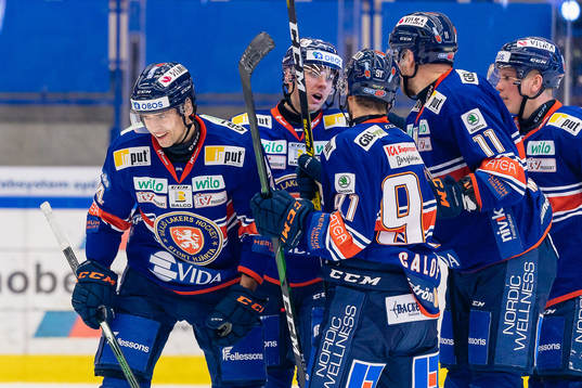 Växjös Emil Pettersson jublar