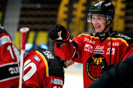 Luleås Jonas Berglund  jublar