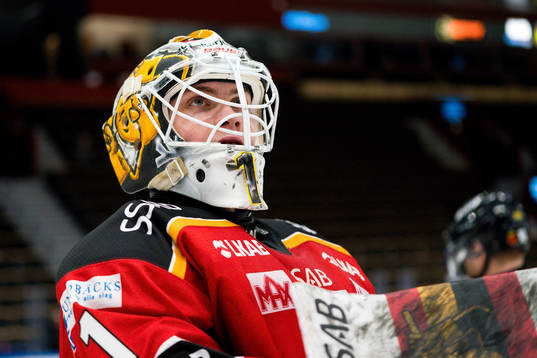 Luleås målvakt Jesper Wallstedt jublar