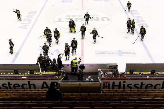 Västerås spelare jublar